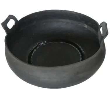 Product image 6 of the product “Water bowl from recyled tire with handle. Vulcanized inside. Dia. 60cm Height 25 / 30cm. ”